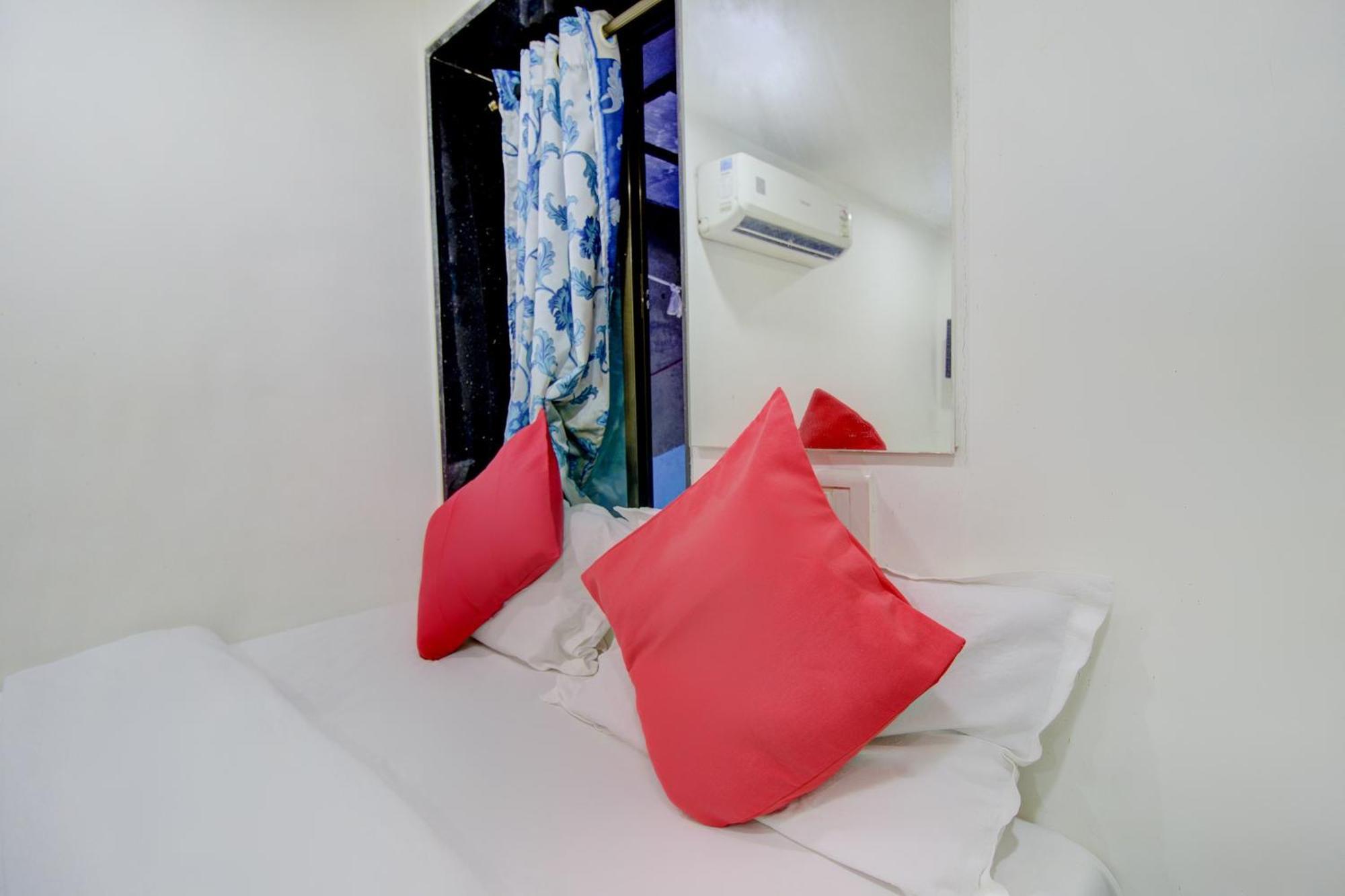 Fabhotel Blue Light — Photos 1